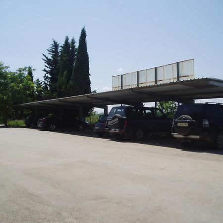 Hotel Manzanares Bagian luar foto