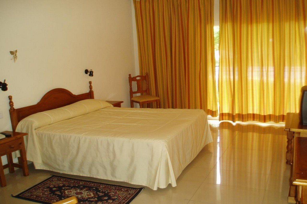 Hotel Manzanares Bagian luar foto