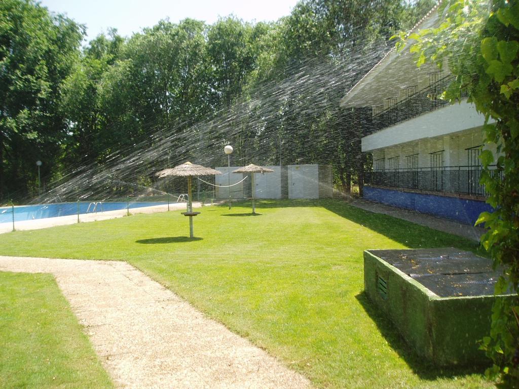 Hotel Manzanares Bagian luar foto