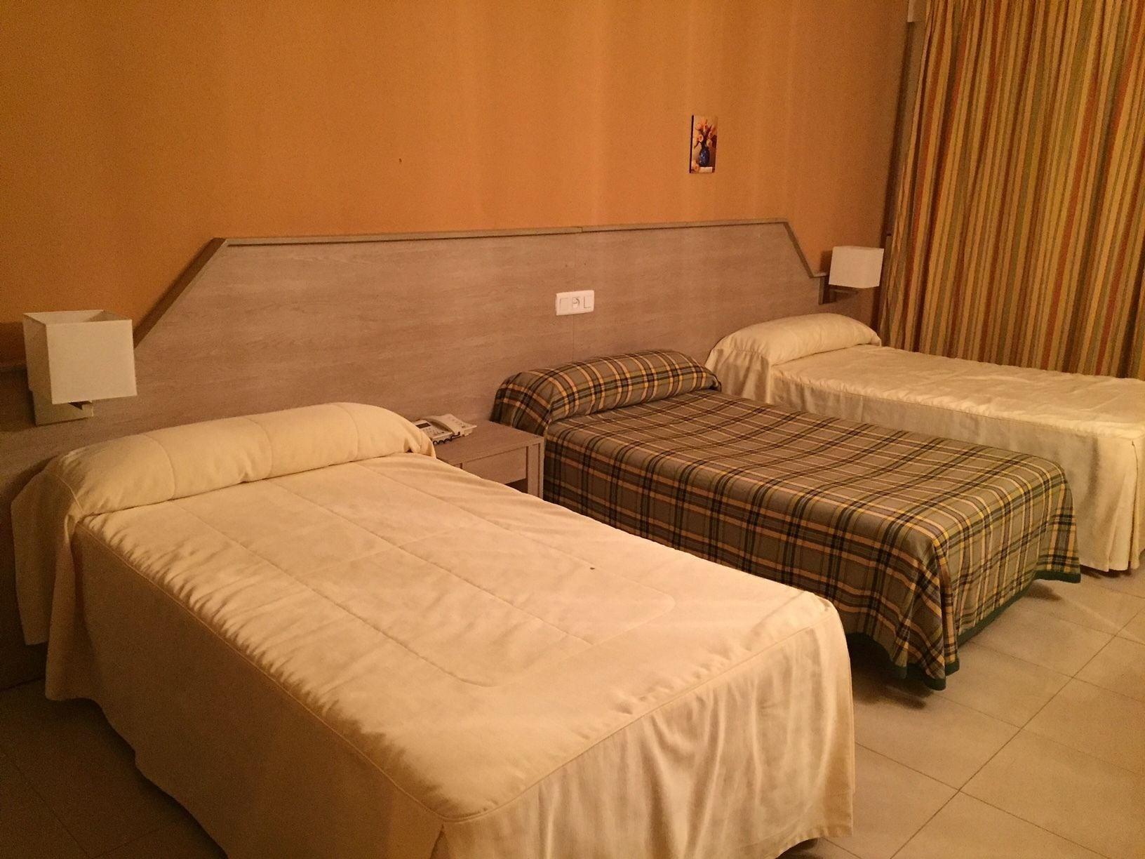 Hotel Manzanares Bagian luar foto