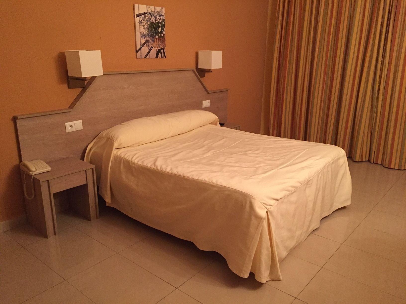 Hotel Manzanares Bagian luar foto