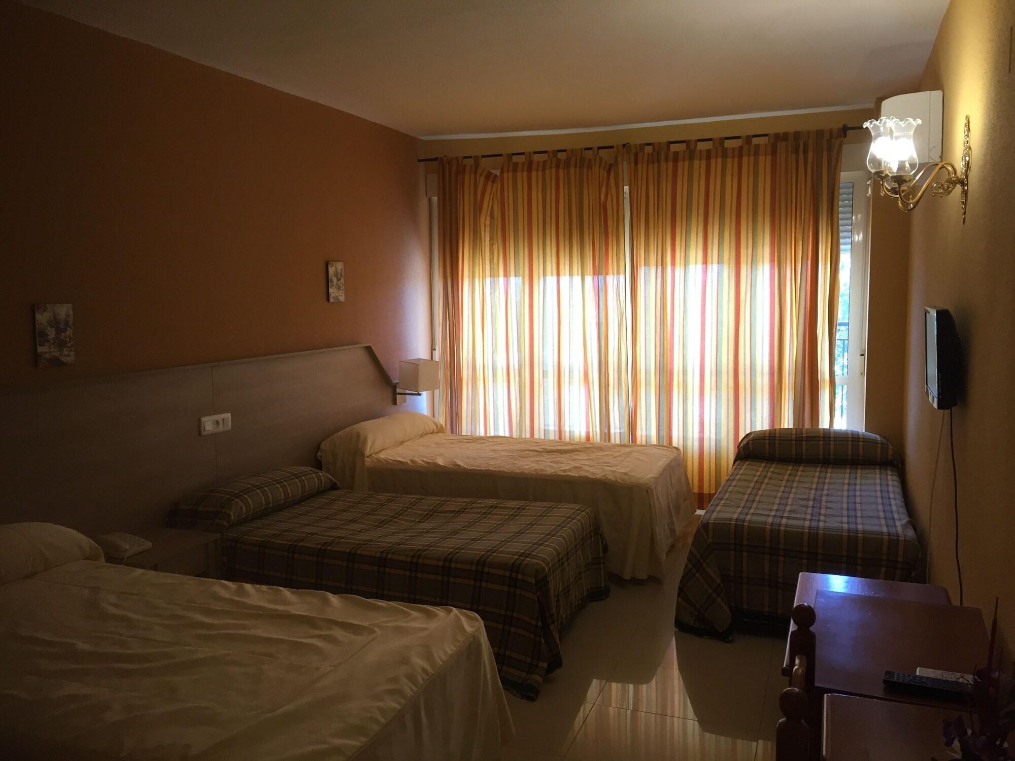 Hotel Manzanares Bagian luar foto