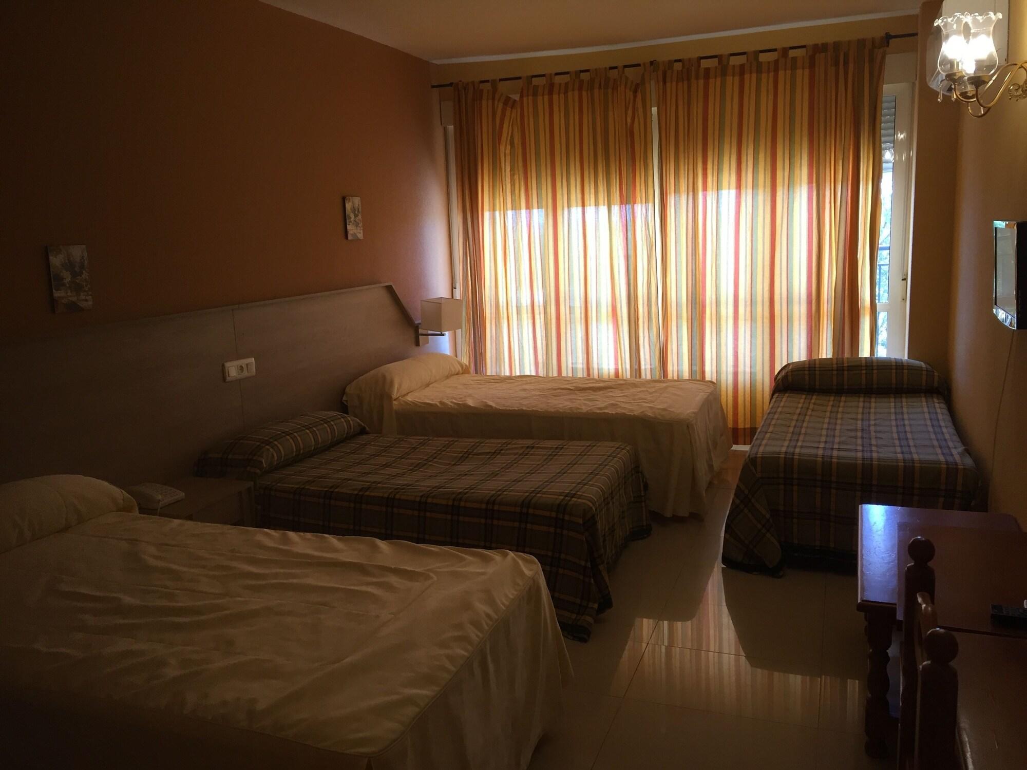 Hotel Manzanares Bagian luar foto
