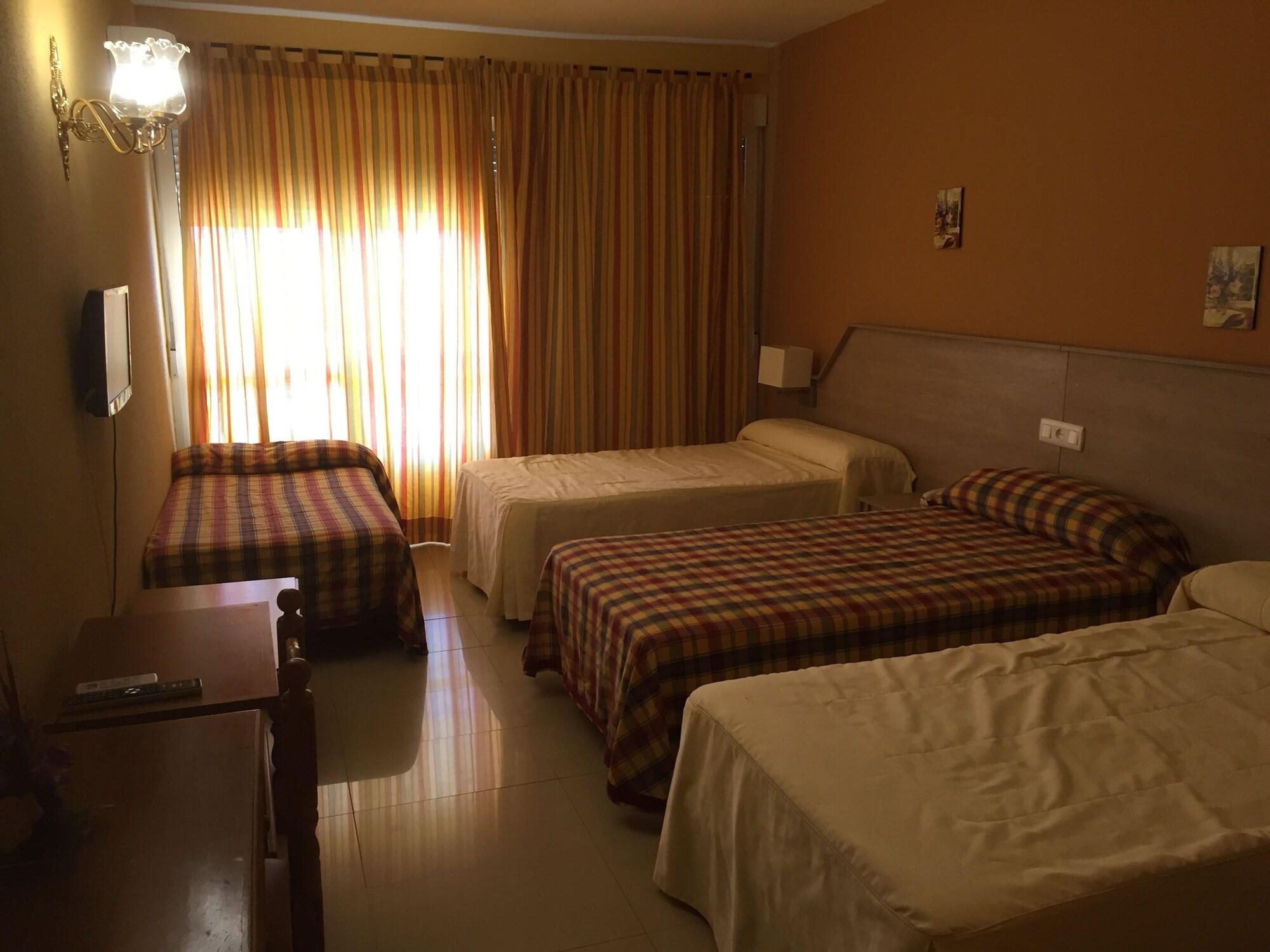 Hotel Manzanares Bagian luar foto