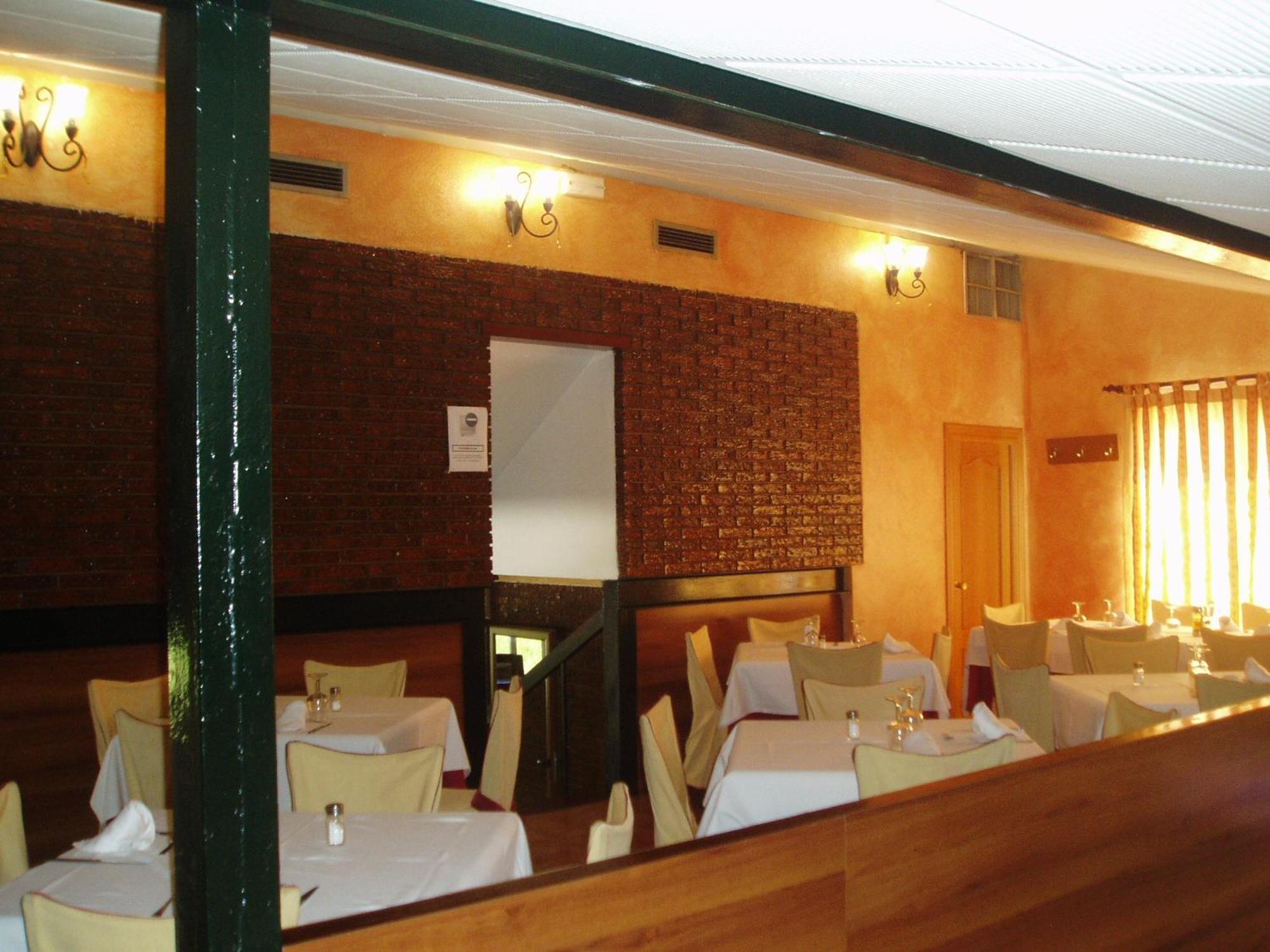 Hotel Manzanares Bagian luar foto