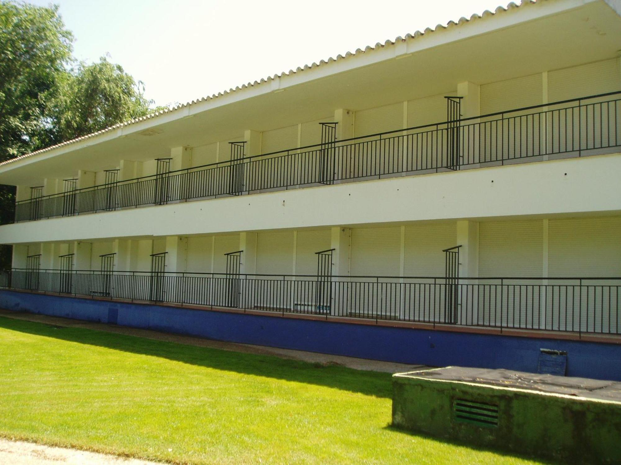 Hotel Manzanares Bagian luar foto