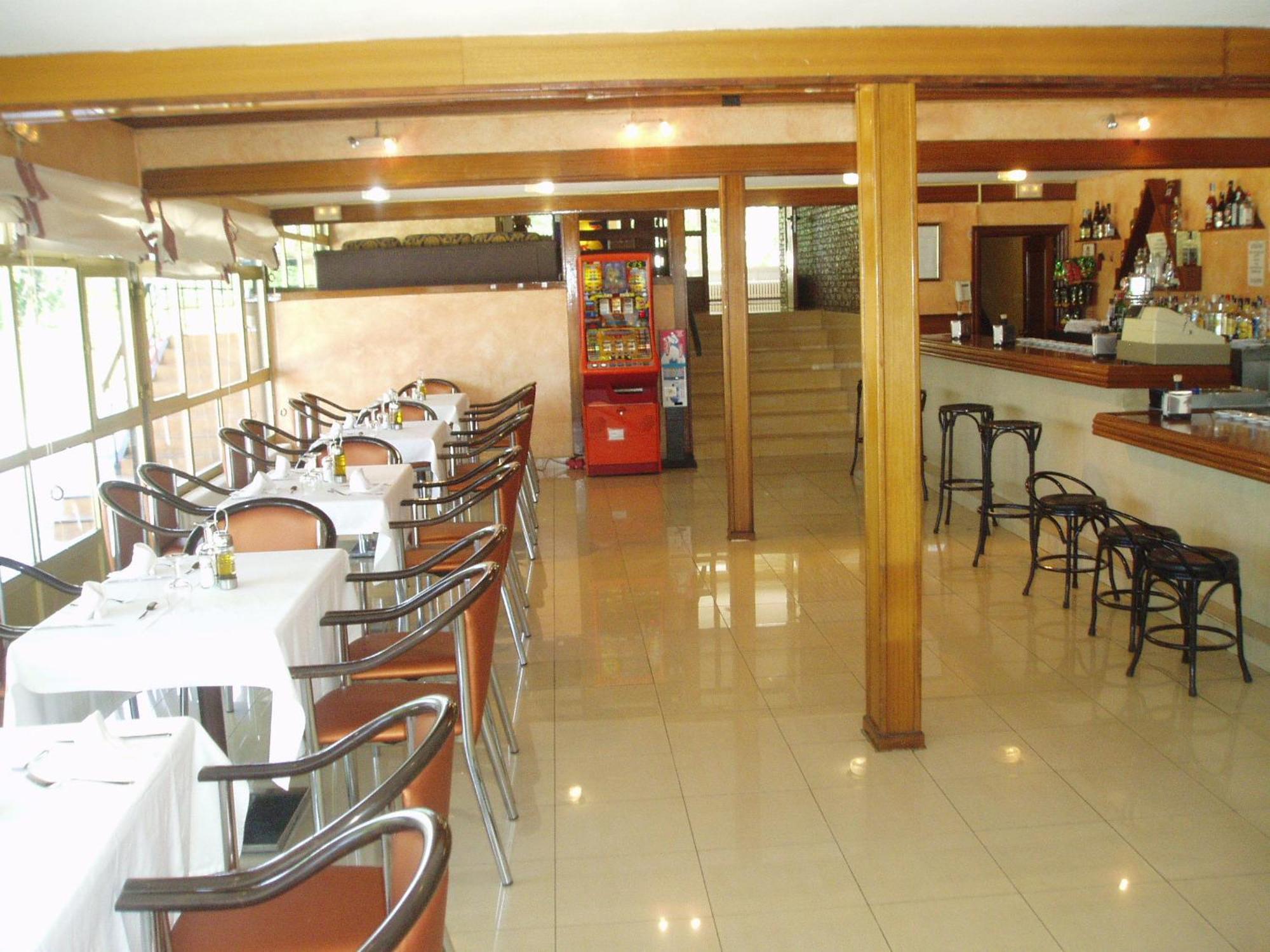 Hotel Manzanares Bagian luar foto