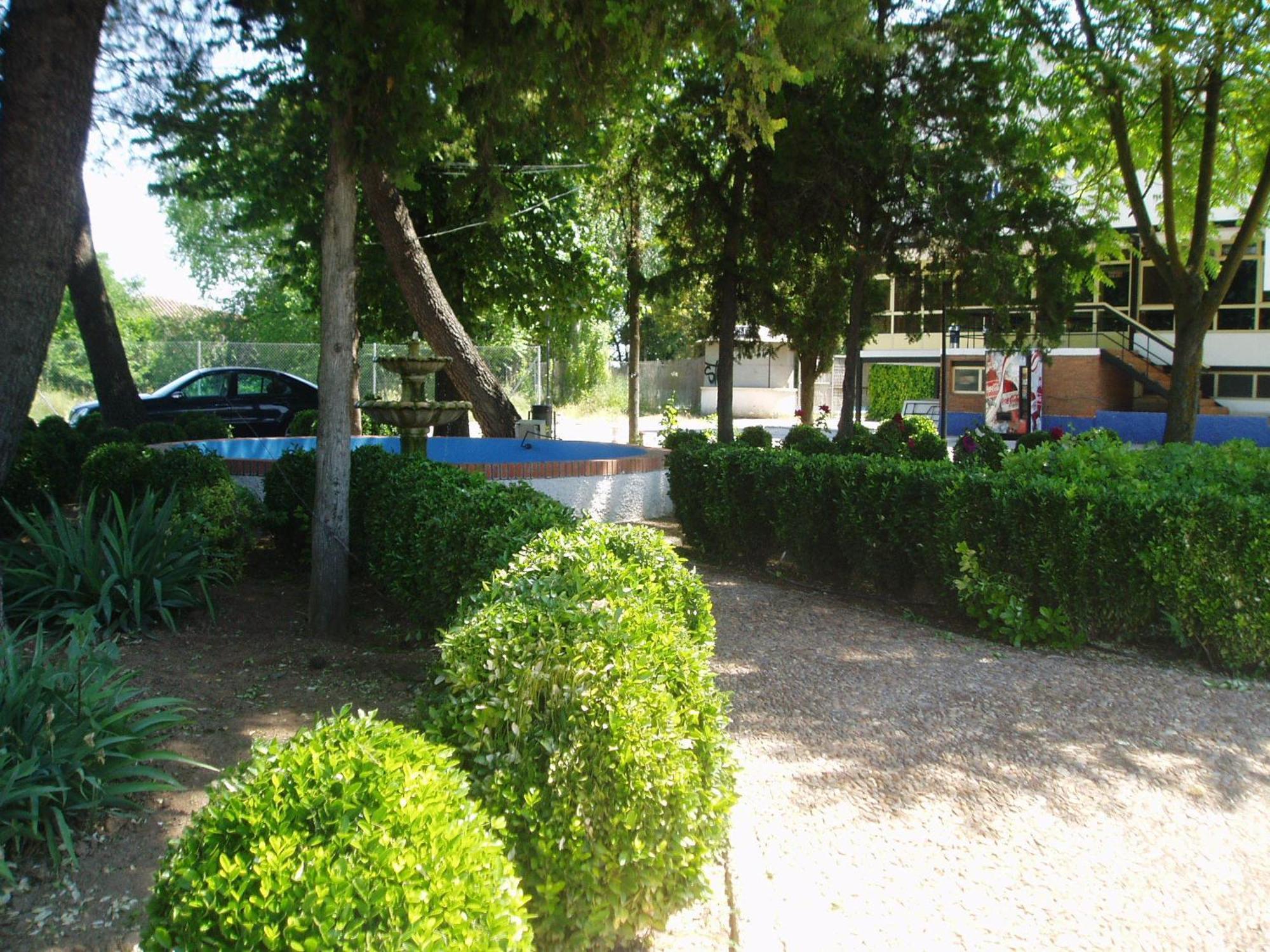 Hotel Manzanares Bagian luar foto